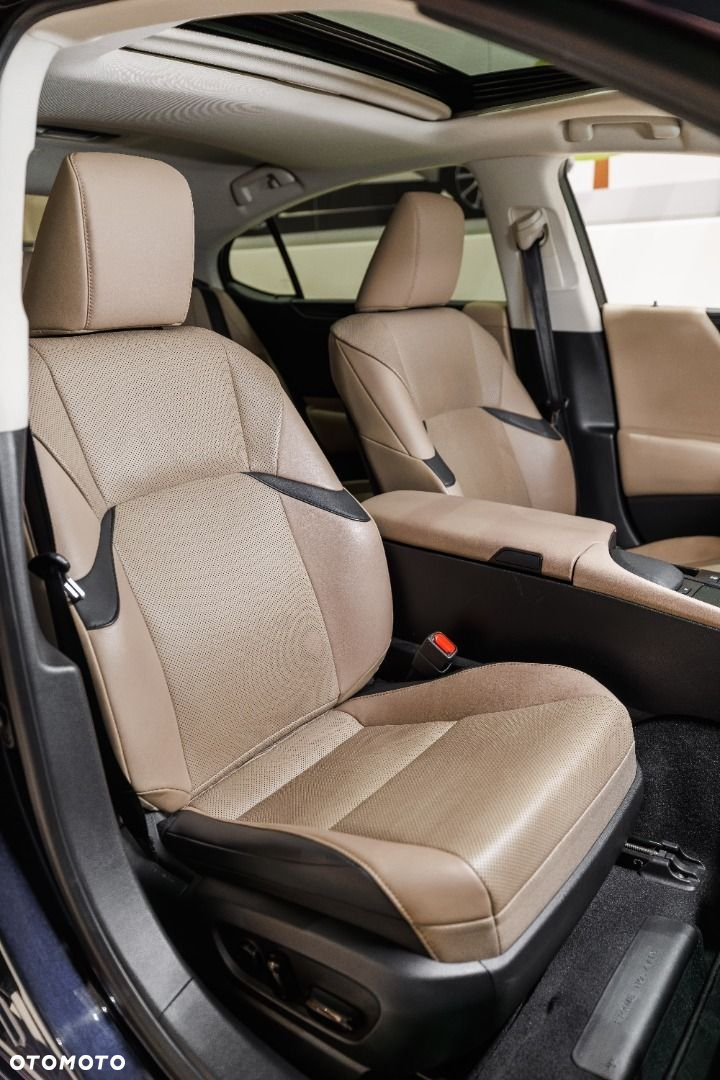 Lexus ES - 9