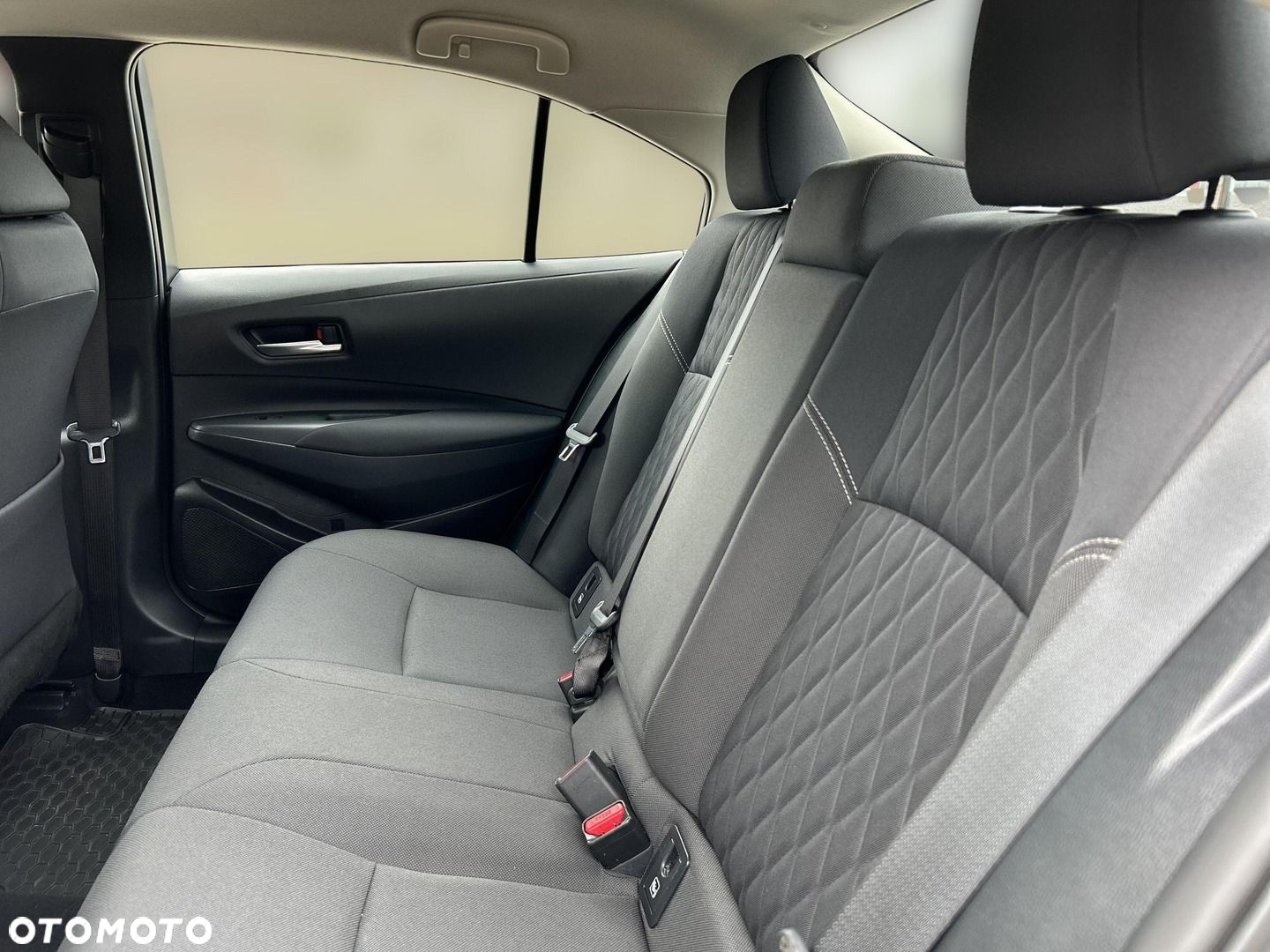 Toyota Corolla - 12