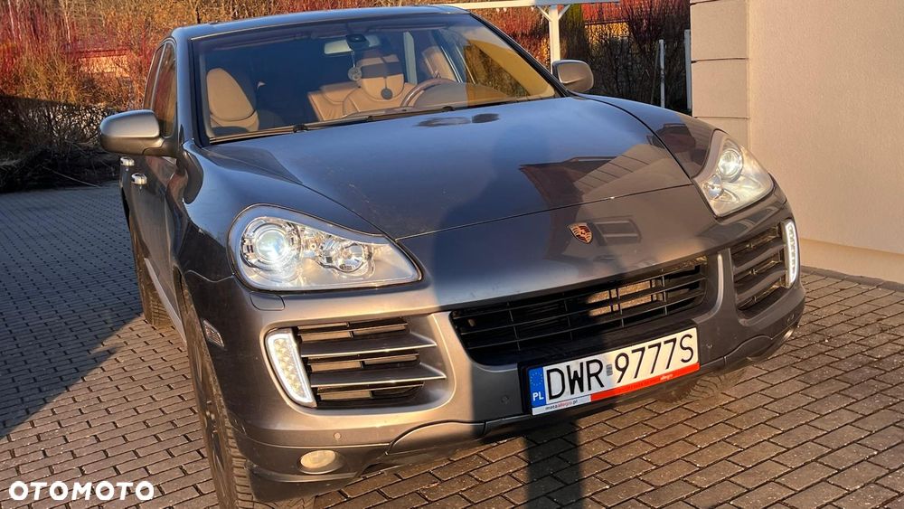 Porsche Cayenne - 2