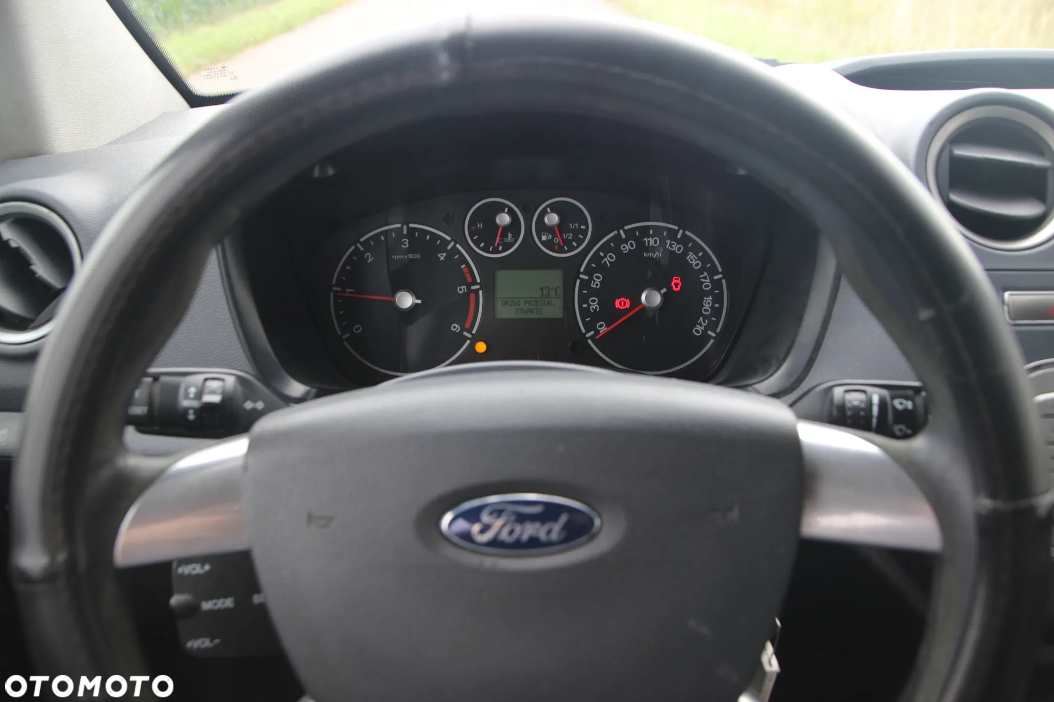 Ford Tourneo Connect - 6