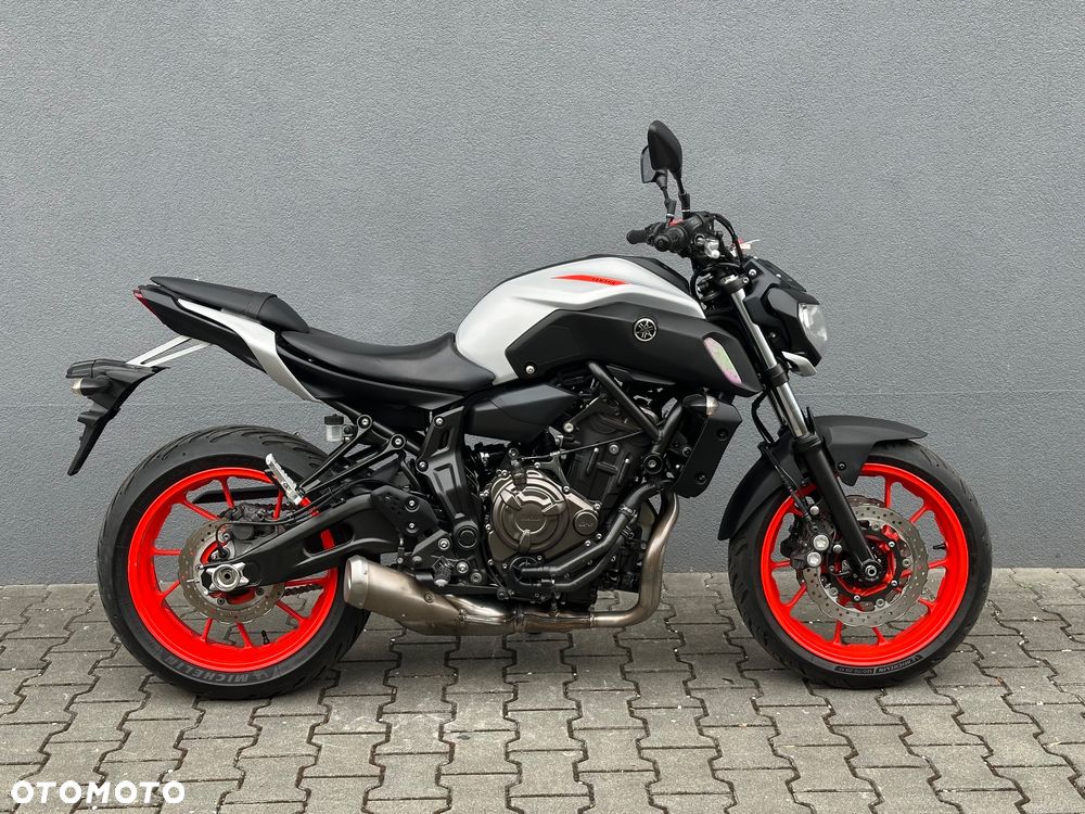 Yamaha MT - 6