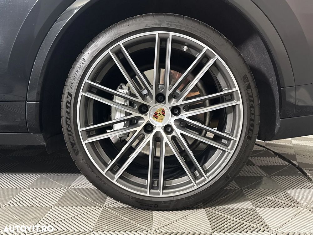Porsche Cayenne Turbo - 14