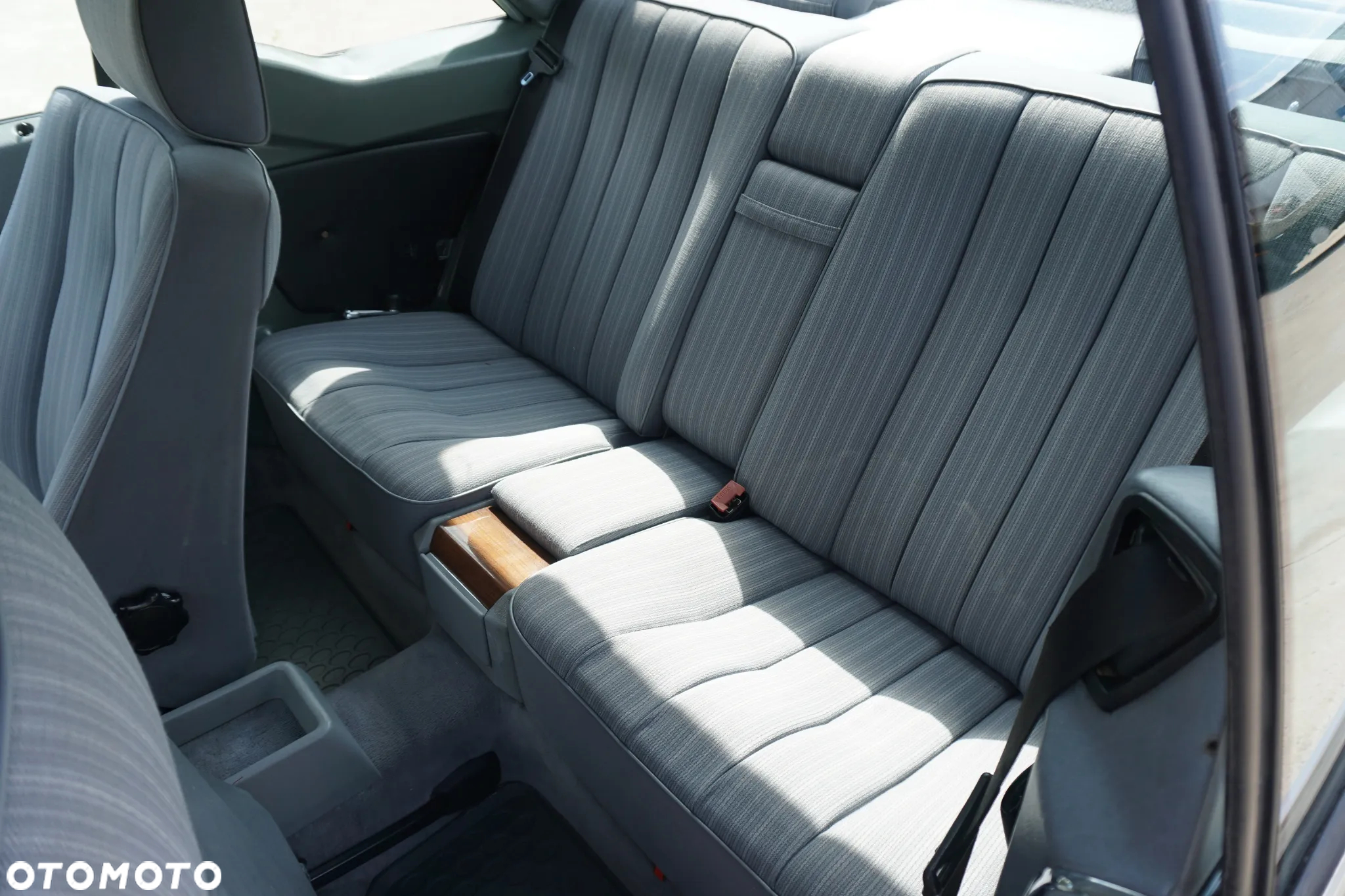 Mercedes-Benz W124 (1984-1993) - 12