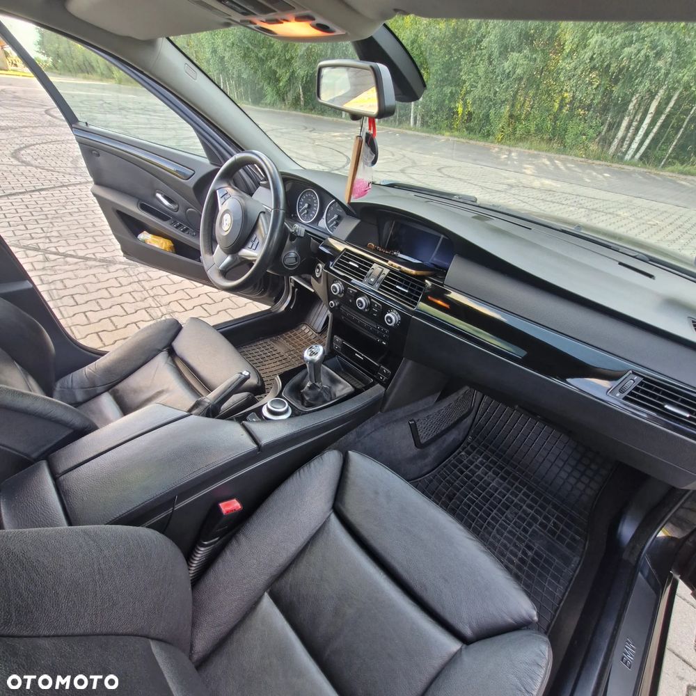 BMW Seria 5 525i - 10