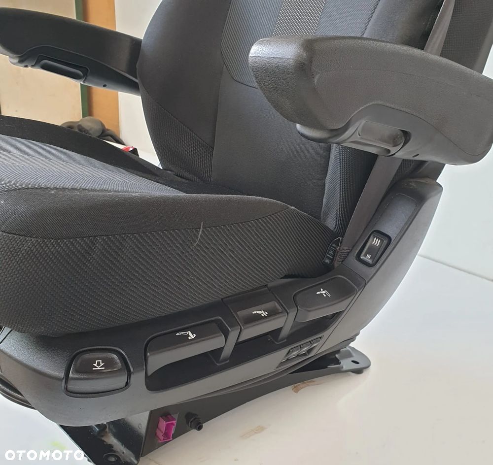 FOTEL SIEDZENIE LEWE KIEROWCY DAF XG 2296563 - 6