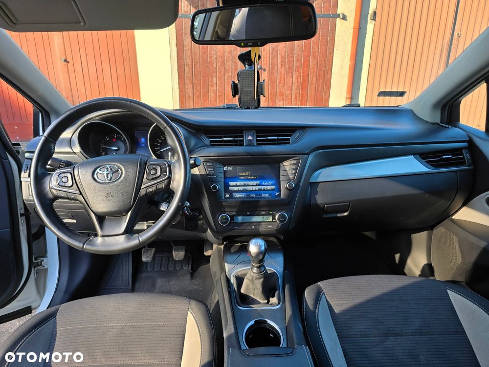 Toyota Avensis 2.0 D-4D Premium - 8