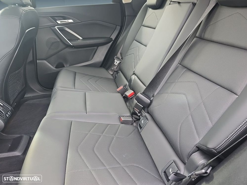 BMW iX1 eDrive20 xLine - 14