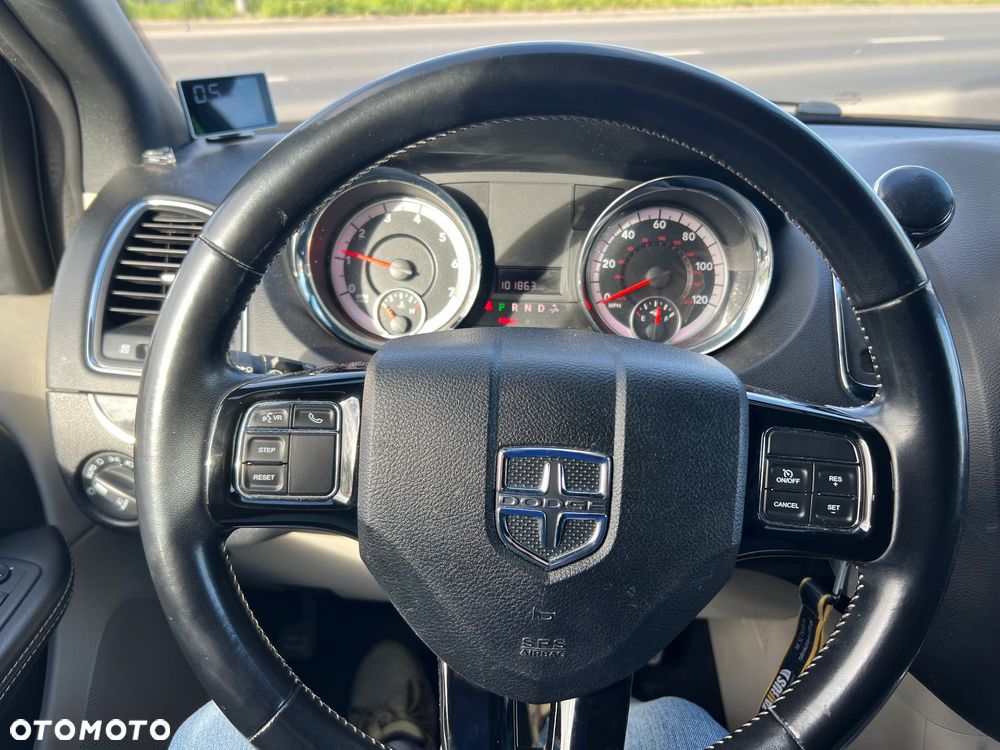Dodge Grand Caravan - 5