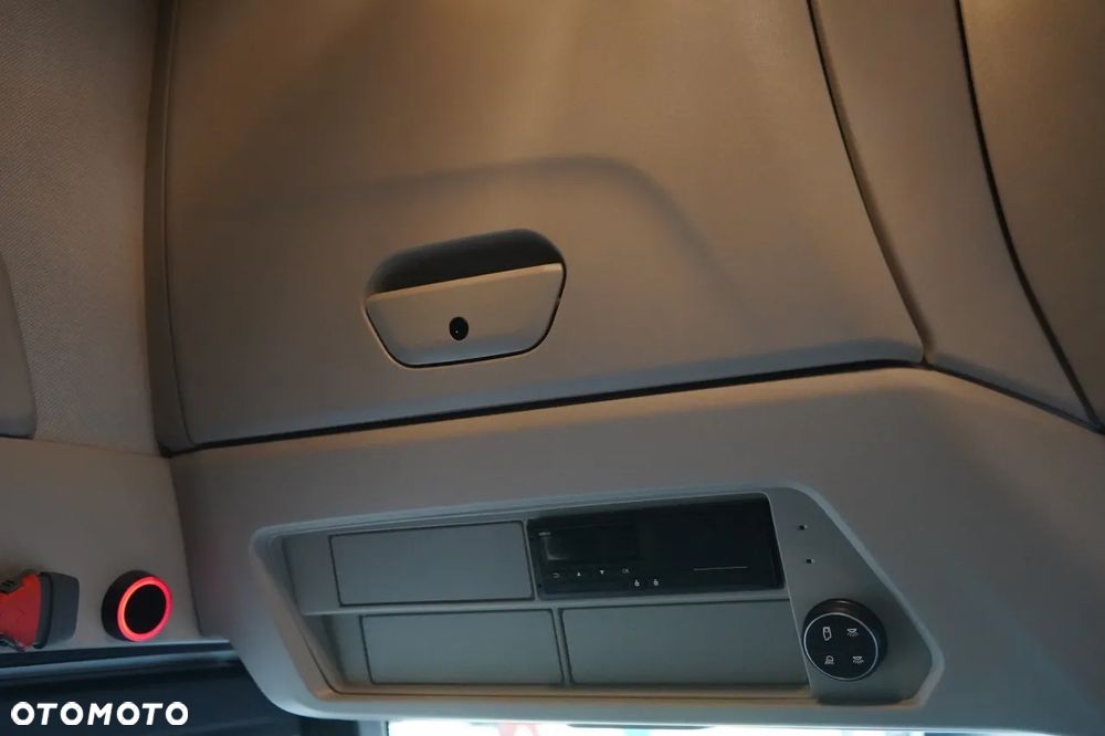 Iveco S-WAY / 530 / RETARDER / KLIMA POSTOJOWA / - 32