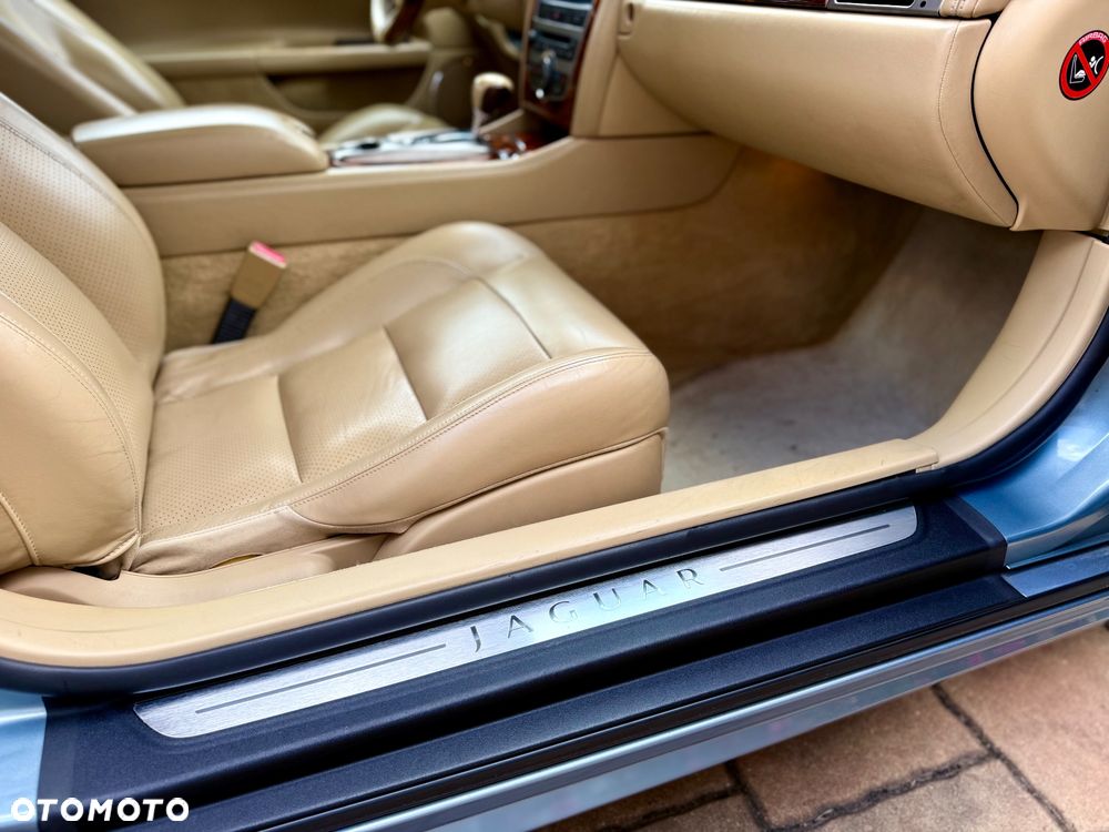 Jaguar XK - 22