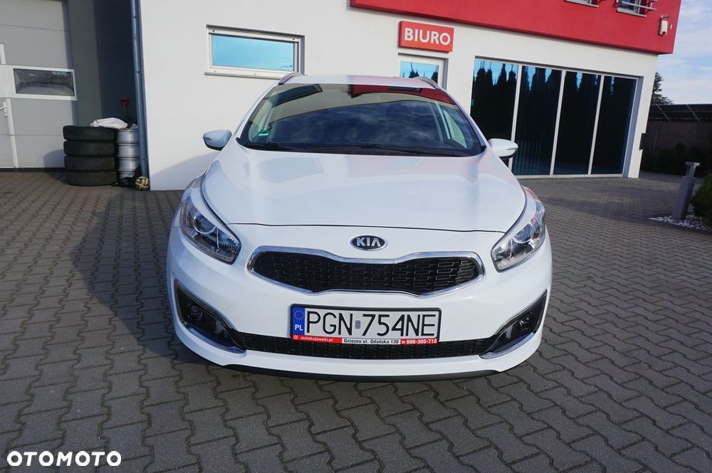 Kia Ceed 1.6 GDI Dream Team Edition - 36