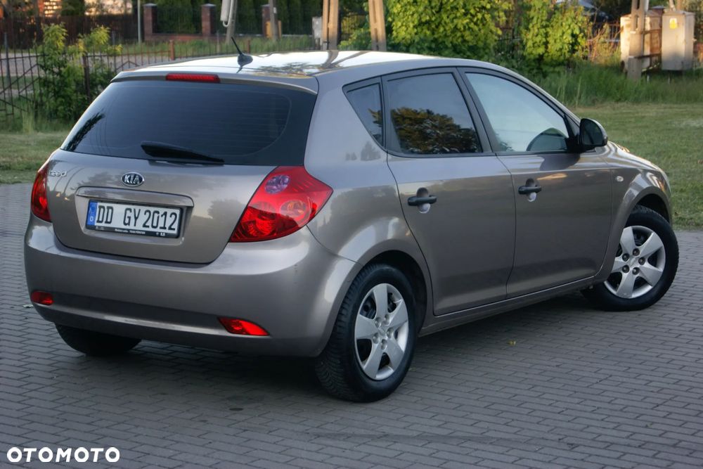 Kia Ceed 1.4 CVVT Attract - 34