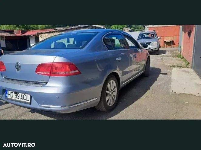 Volkswagen Passat 2.0 TDI DPF Blue TDI Comfortline - 2