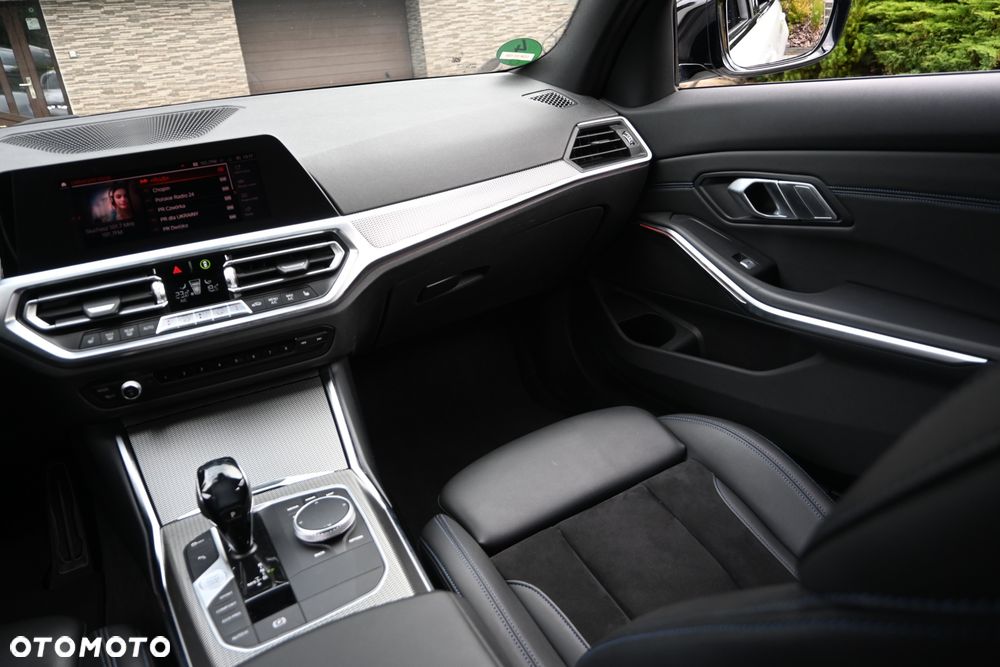 BMW Seria 3 320d xDrive Edition M Sport Shadow - 21