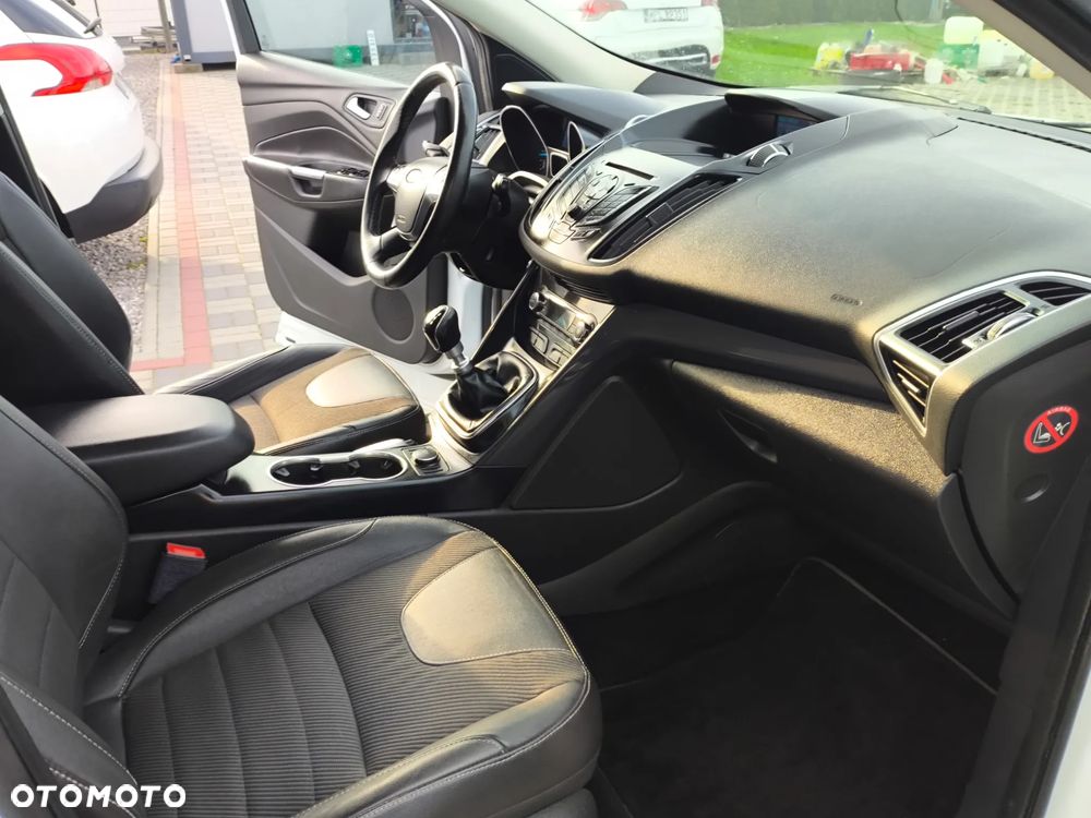 Ford Kuga 2.0 TDCi FWD Titanium - 29