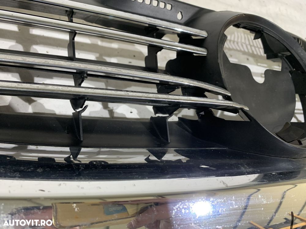 Grila radiator VW Golf 5 Kombi , Jetta  2005 , 2006 , 2007 , 2008 , 2009 , 2010 - 5
