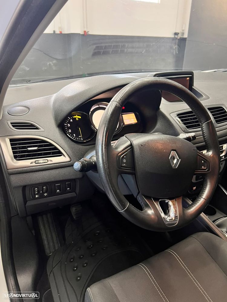 Renault Mégane Sport Tourer 1.5 dCi Dynamique S SS - 10