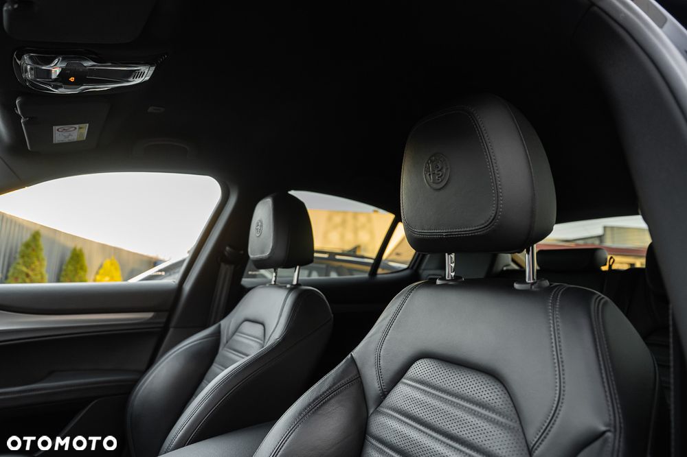 Alfa Romeo Stelvio 2.0 Turbo 16V AT8-Q4 Veloce - 18