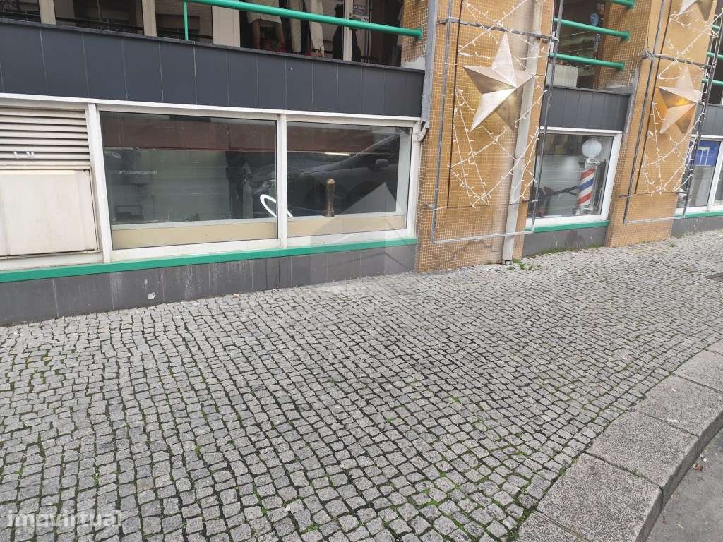 Espaço Comercial, arrendado, no Centro de Gondomar. Oportunidade de... - Grande imagem: 2/15