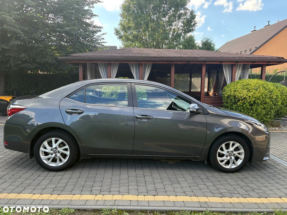 Toyota Corolla 1.6 Active - 11