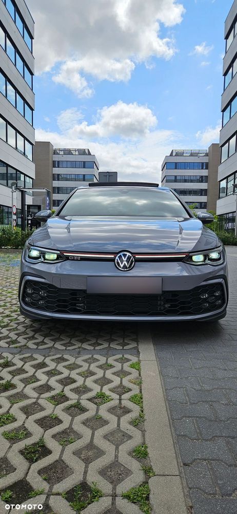Volkswagen Golf - 2
