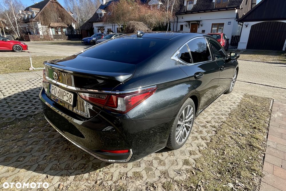 Lexus ES - 5