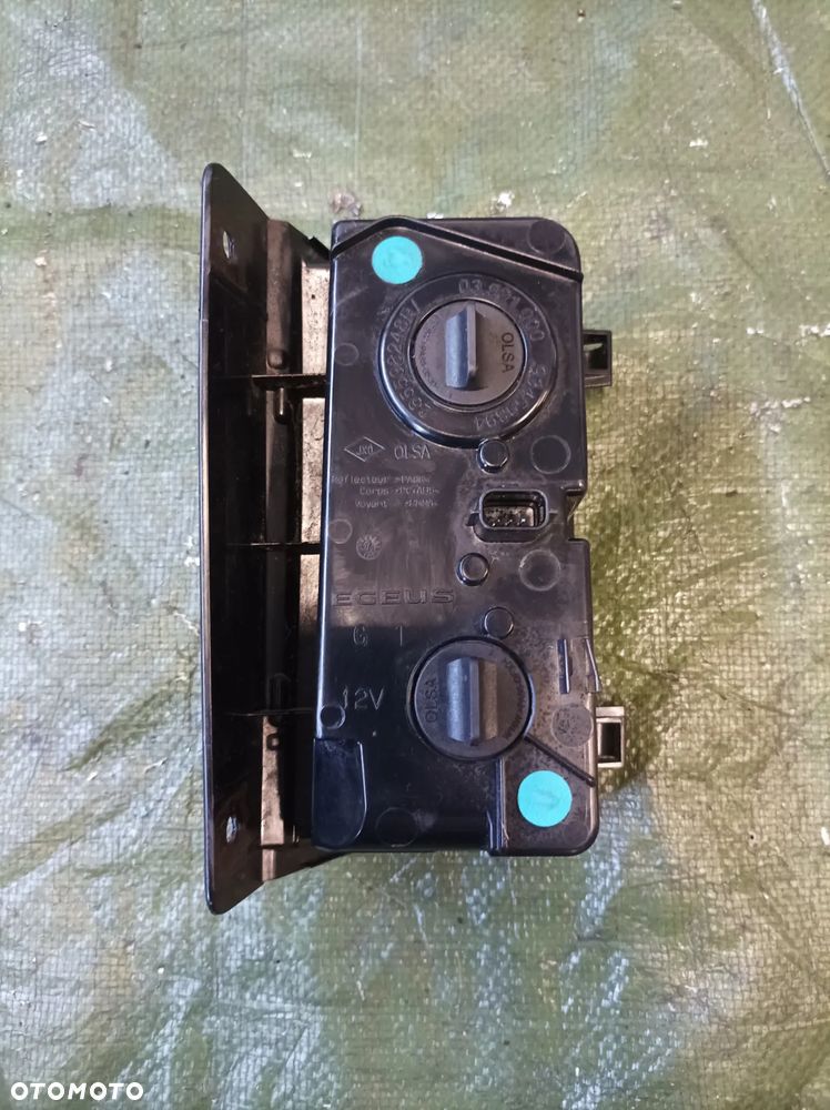 Renault Trafic III Vivaro B lampa cofania lewy tył 93459894 - 4