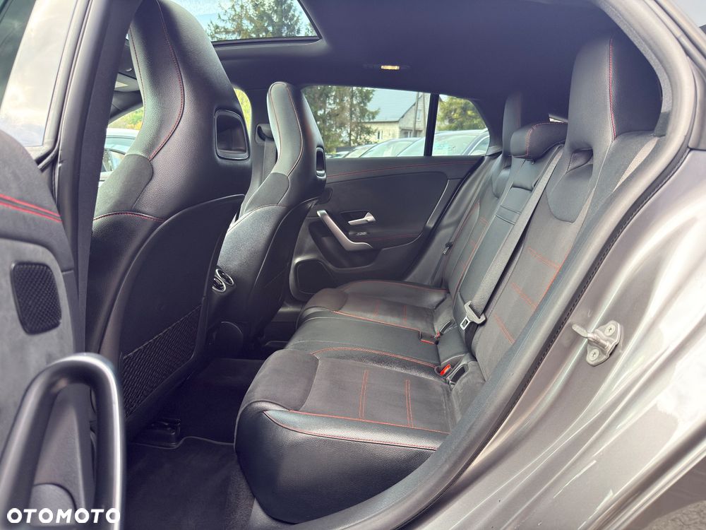 Mercedes-Benz CLA 200 7G-DCT AMG Line - 19