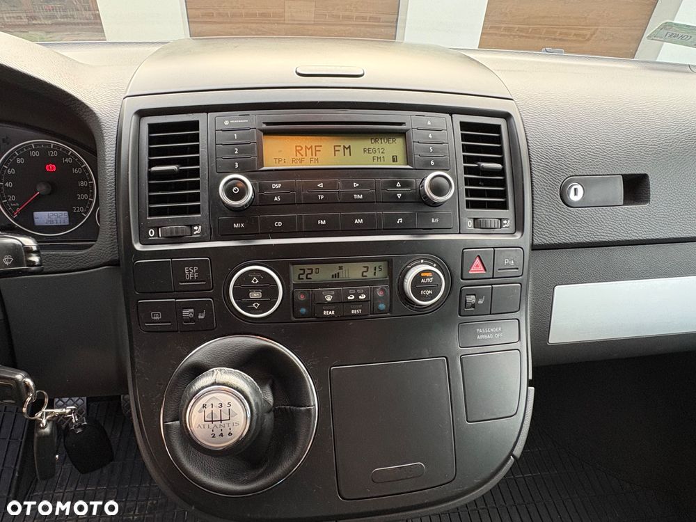 Volkswagen Multivan - 25
