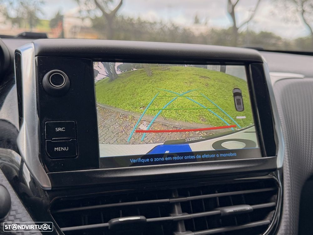 Peugeot 2008 1.2 PureTech Allure - 28