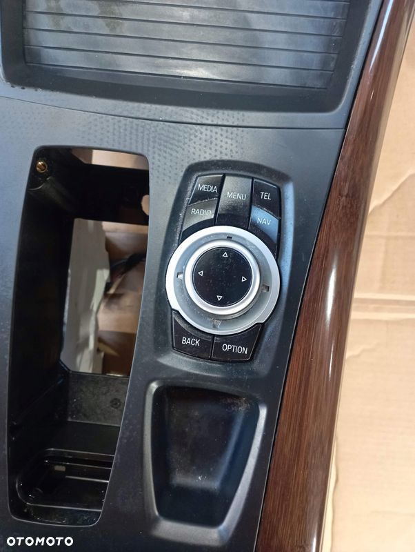 BMW X5 E70 TUNEL ŚRODKOWY PODŁOKIETNIK SKÓRA EUROPA - 4