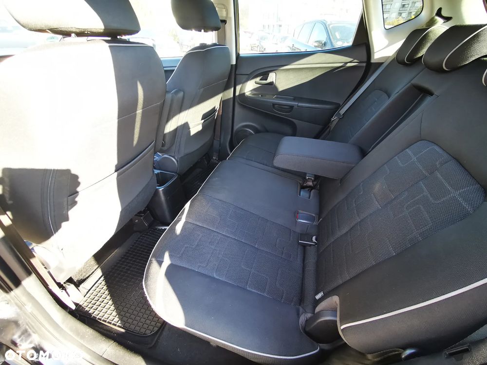 Kia Venga 1.6 CRDi 128 Business Line - 11