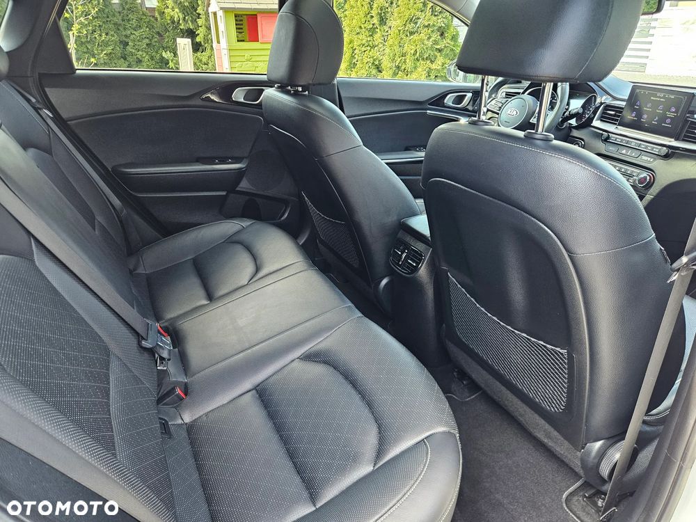 Kia Ceed 1.4 T-GDI DCT OPF Platinum Edition - 15