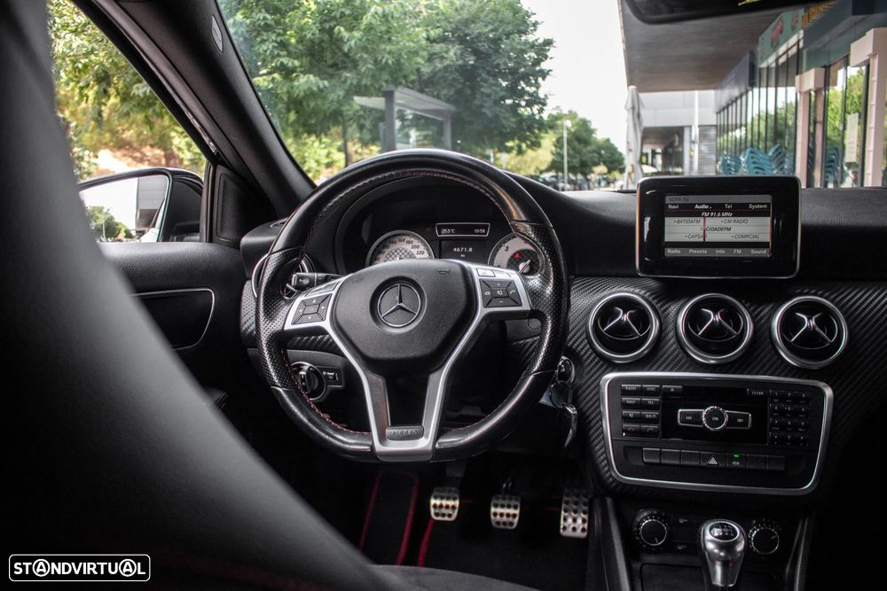 Mercedes-Benz A 180 CDI AMG Line - 32