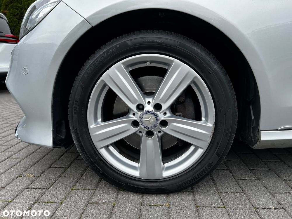Mercedes-Benz Klasa E 250 BlueTEC 4Matic 7G-TRONIC Elegance - 16