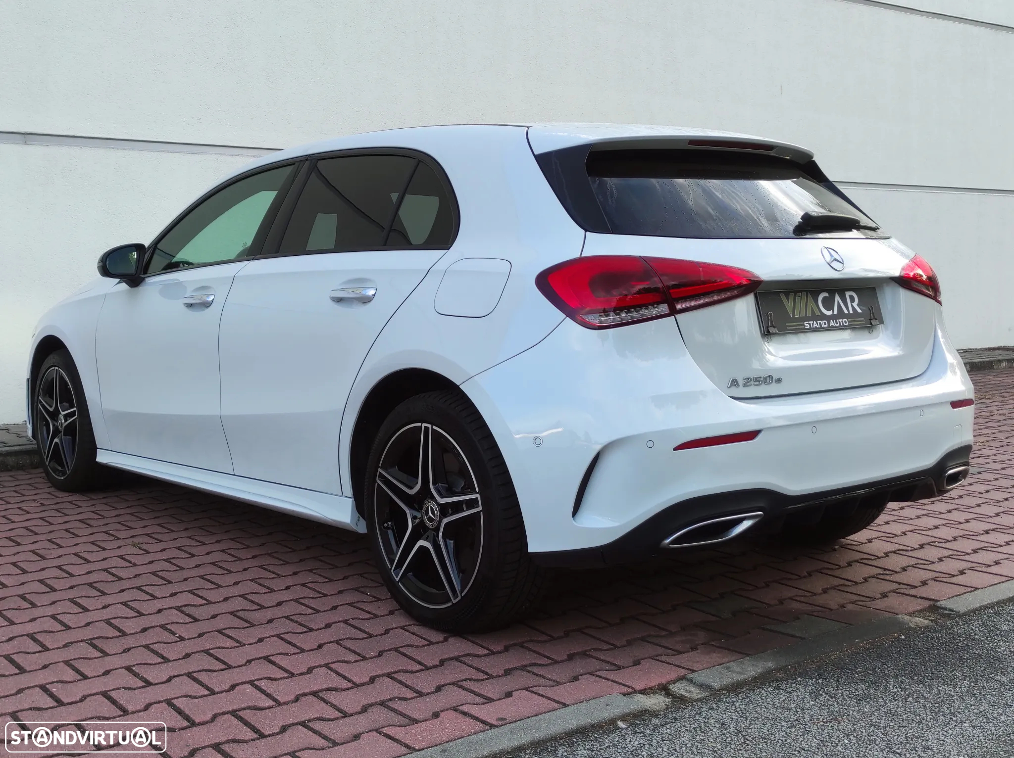 Mercedes-Benz A 250 e AMG Line - 11