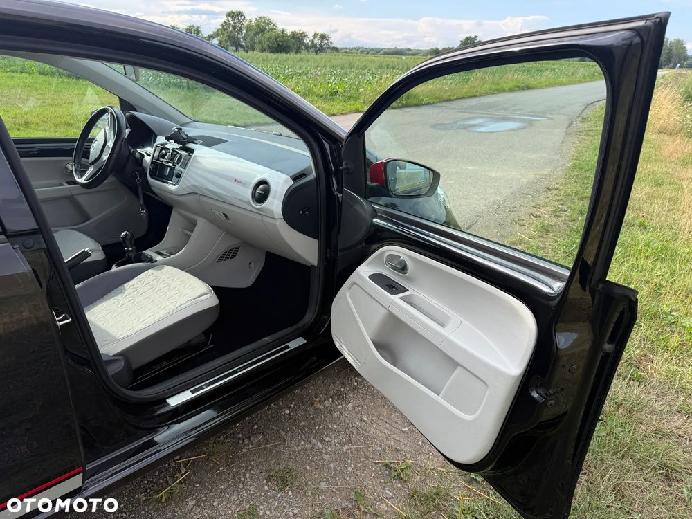 Volkswagen up! 1.0 Beats - 13
