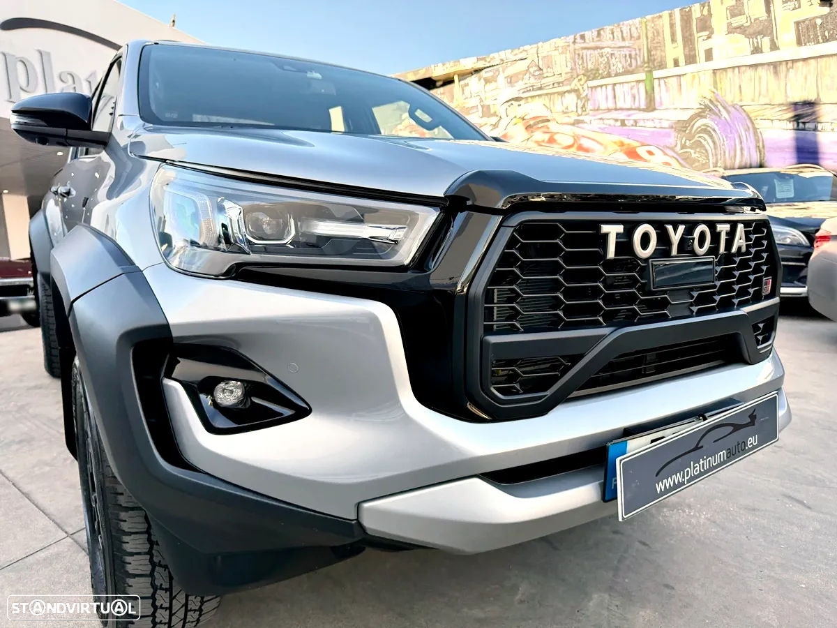 Toyota Hilux 2.8 D-4D 4WD GR Sport - 39