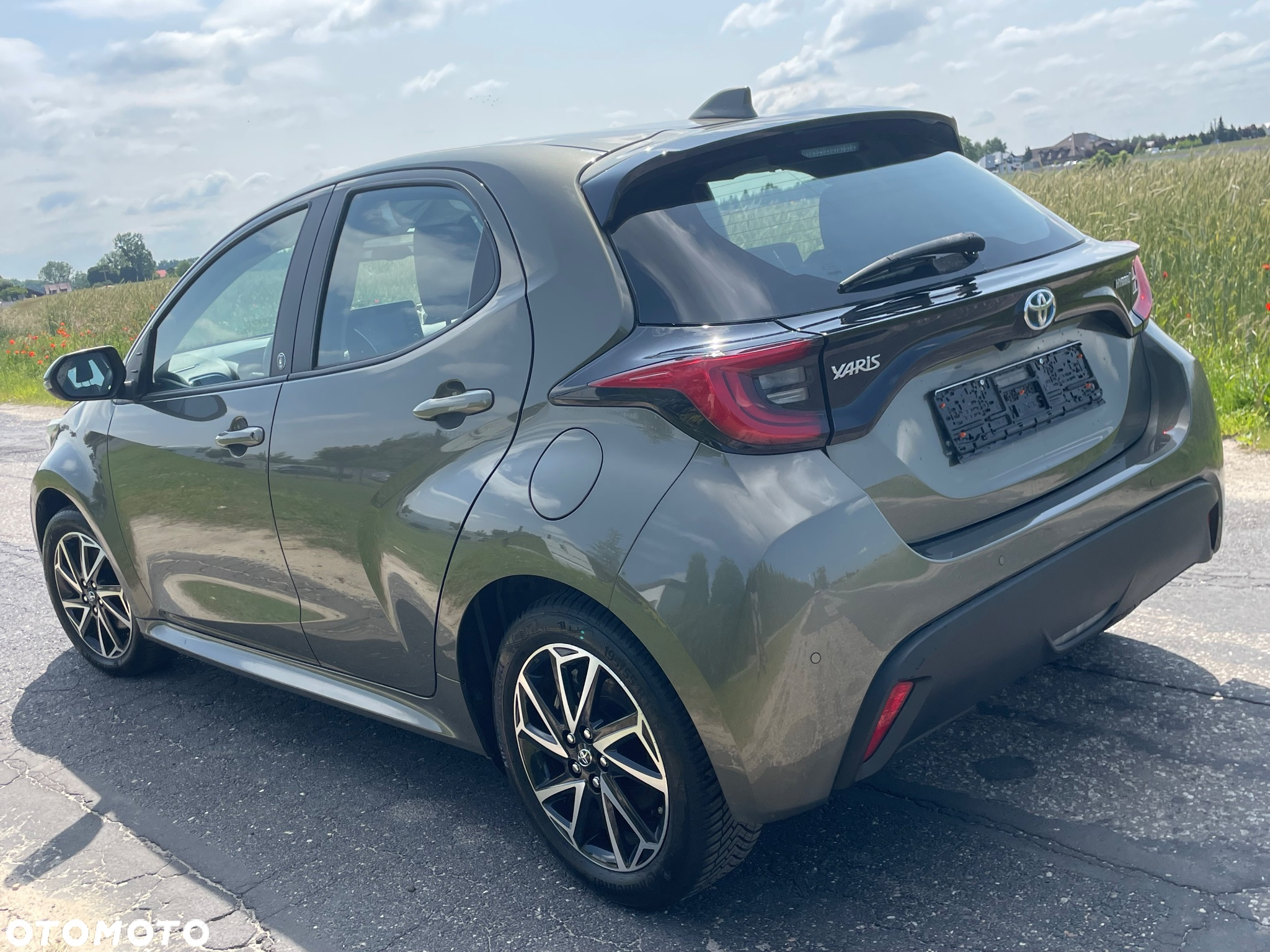 Toyota Yaris Hybrid 1.5 VVT-i Team Deutschland - 5