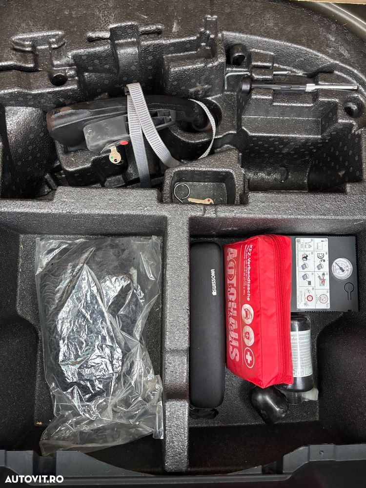 Skoda Octavia 2.0 TDI STYLE DSG - 8