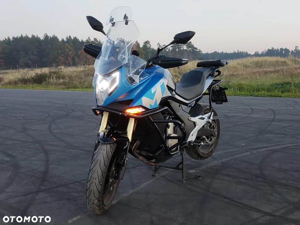 CFMoto 650 MT - 12