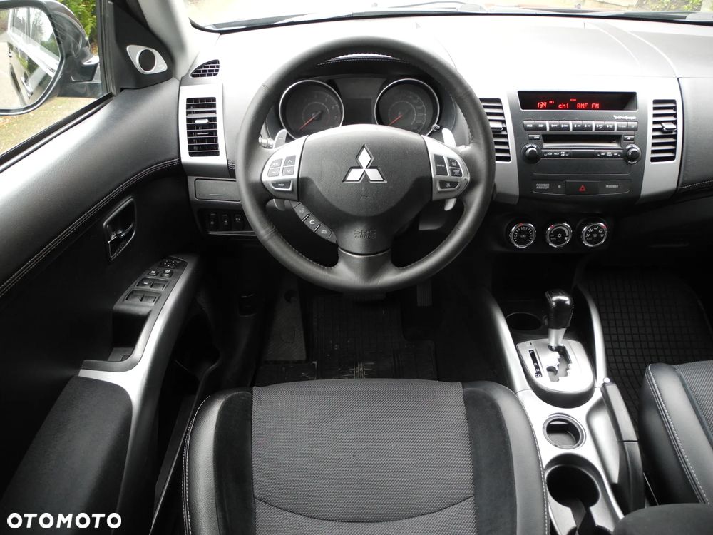Mitsubishi Outlander - 6
