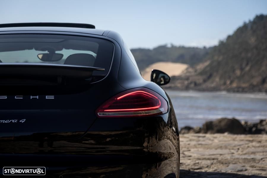 Porsche Panamera 4 Edition PDK - 16