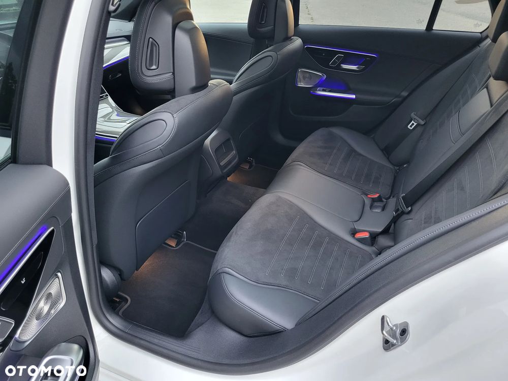 Mercedes-Benz Klasa C 220 d 4Matic 9G-TRONIC AMG Line - 18