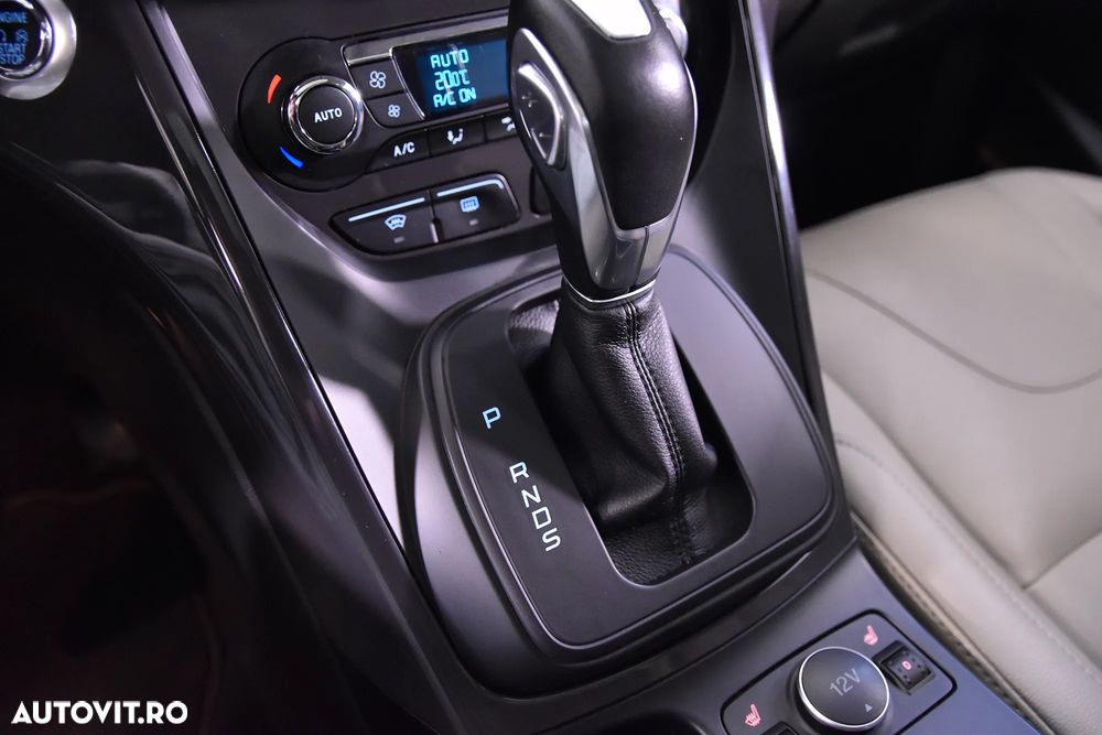 Ford Kuga - 18