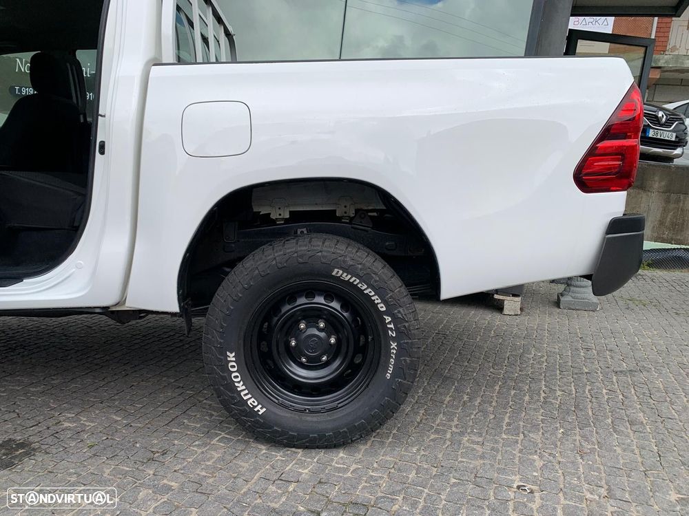 Toyota Hilux 2.4 D-4D 2WD CD - 12