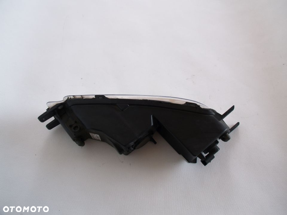 Volkswagen Passat B8 Halogen prawy VW - 2