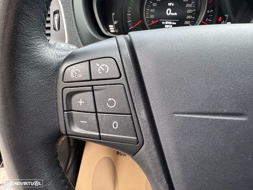 Volvo V40 2.0 D2 Momentum - 27