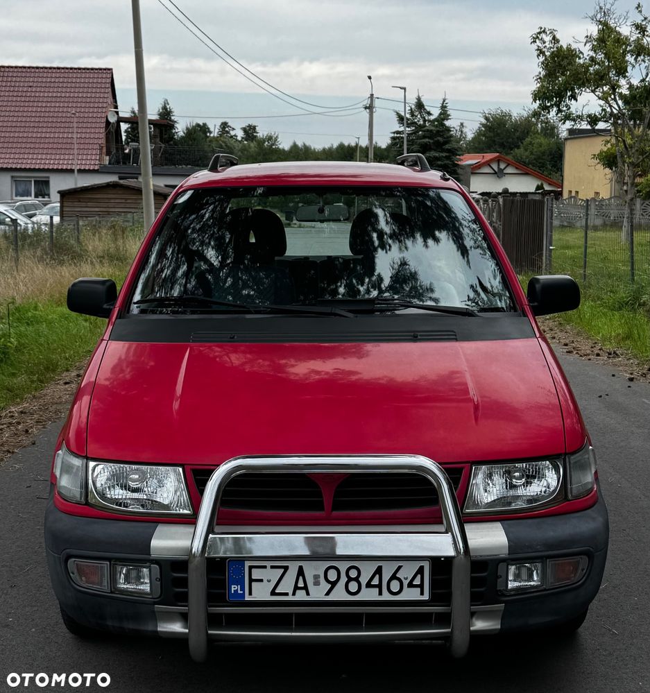 Mitsubishi Space Runner 1800 City - 3
