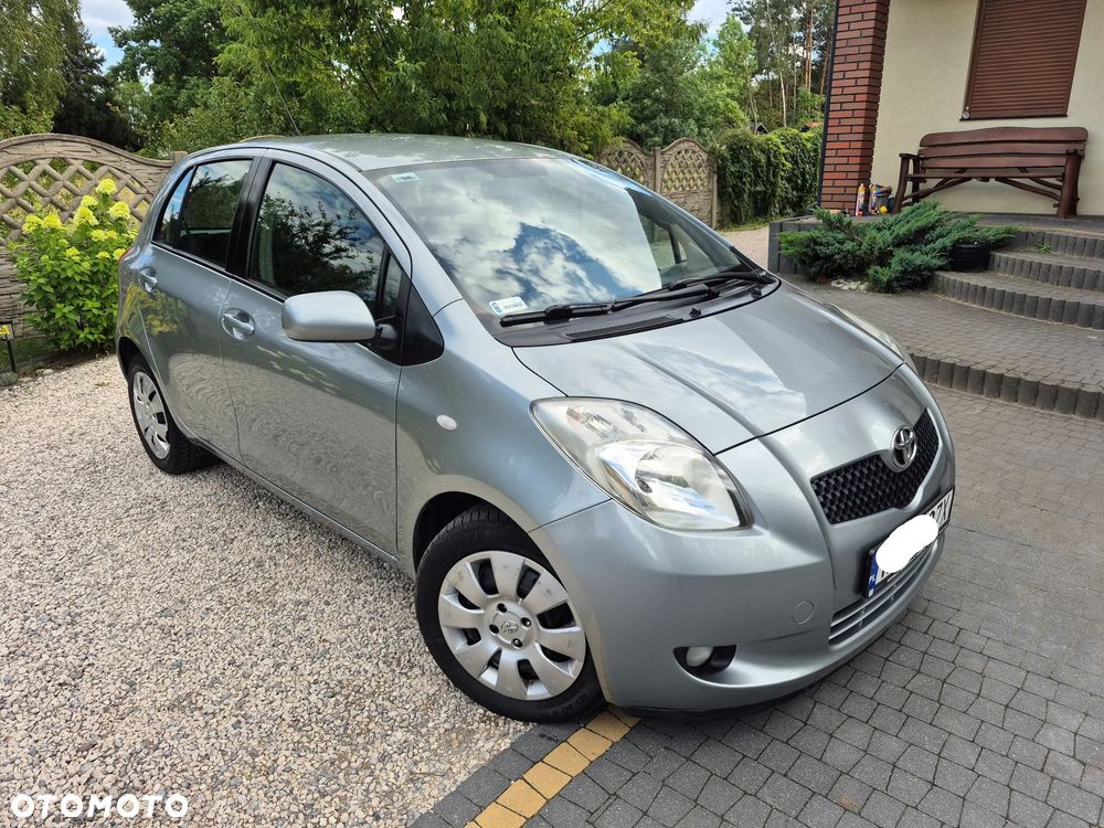 Toyota Yaris 1.3 VVT-i Sol - 3